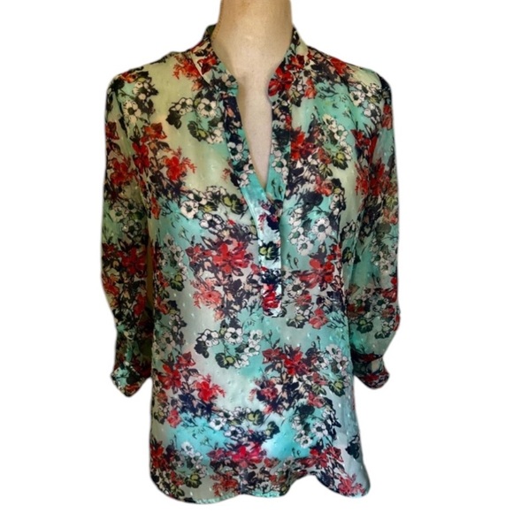 Cut from the cloth, ladies, sheer blouse, small oversize small. Floral V-neck. - Picture 1 of 12